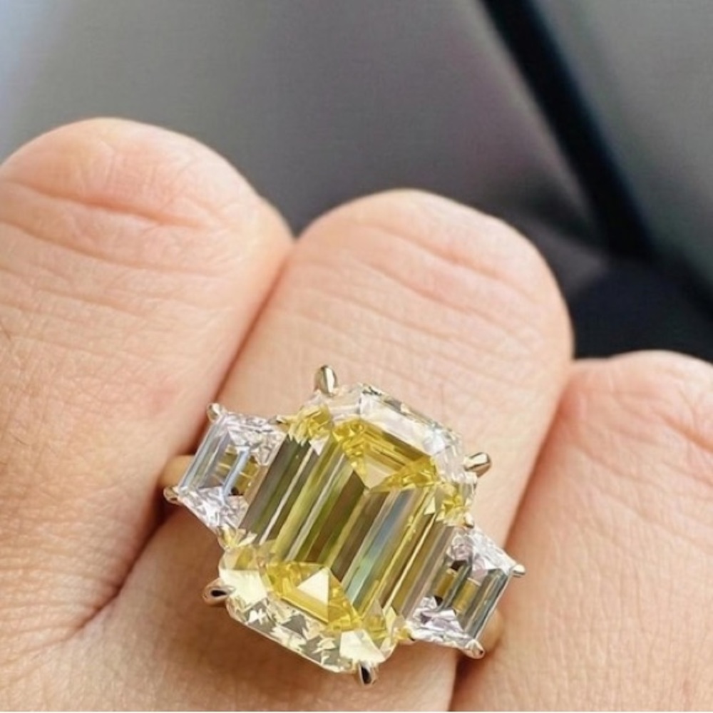 New ! Yellowcubic zarconian 18kt.Gold plated sterling silver Ring  Cut sz8